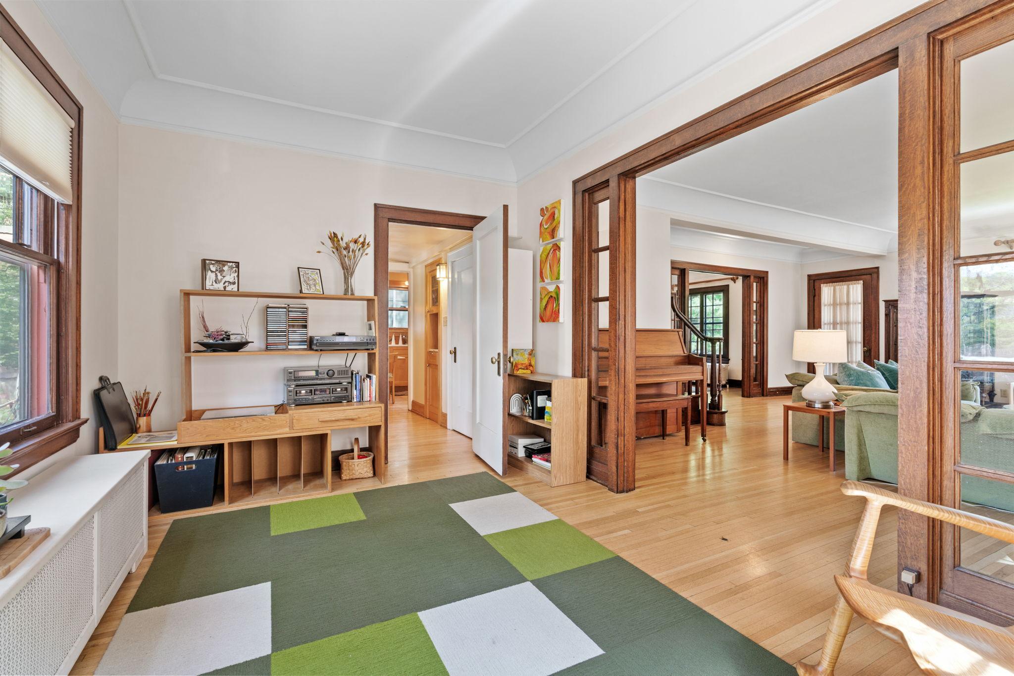 37-web-or-mls-1629 25th St-37.jpg