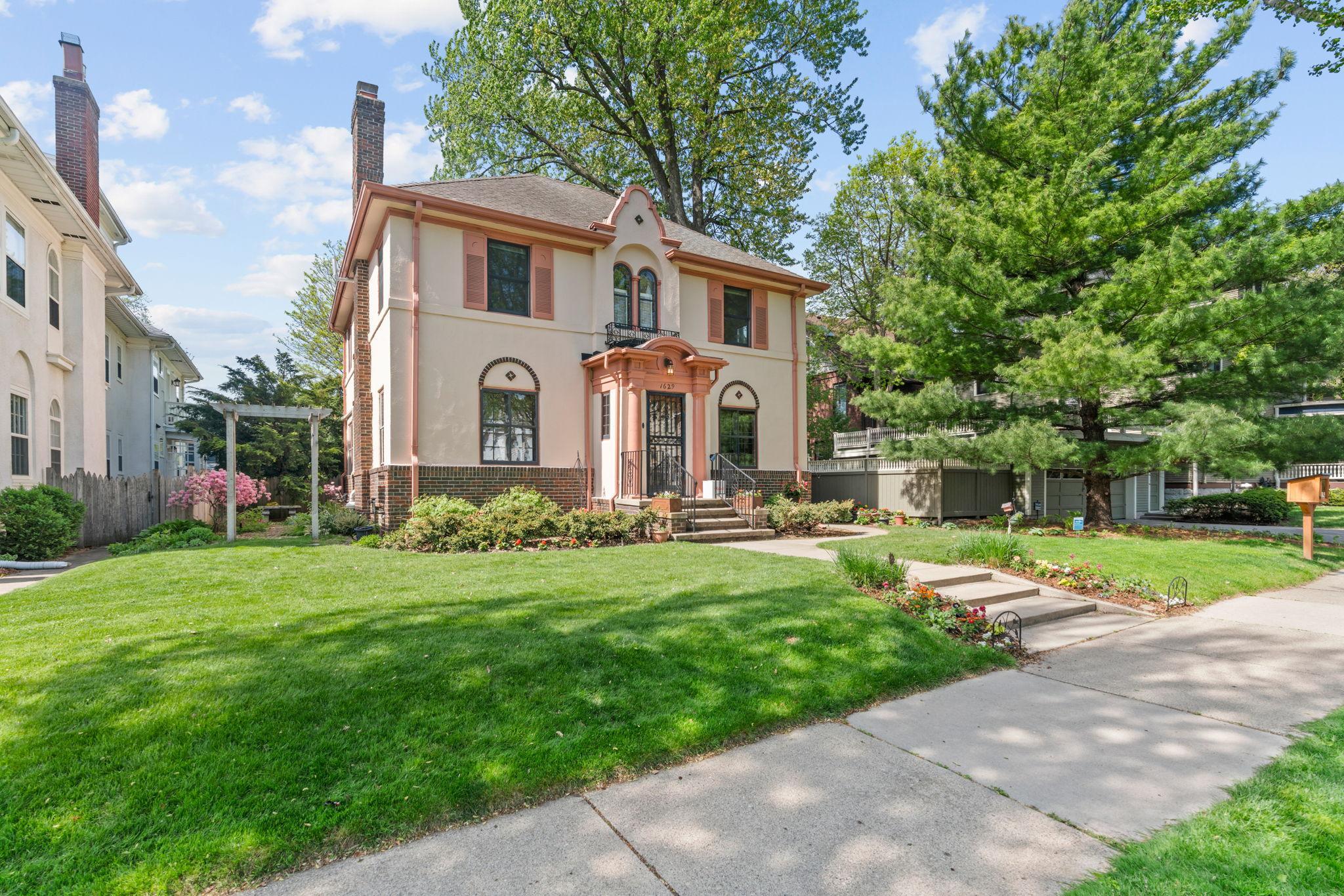 2-web-or-mls-1629 25th St-2.jpg