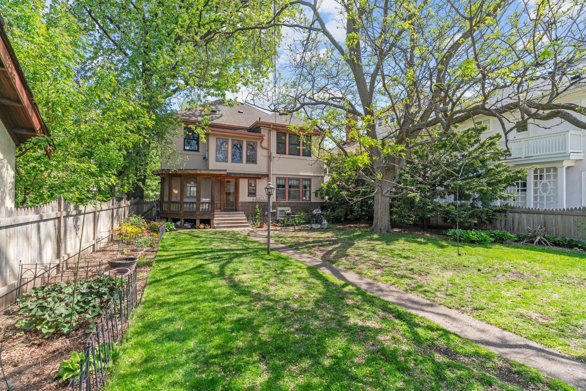 9-web-or-mls-1629 25th St-9.jpg