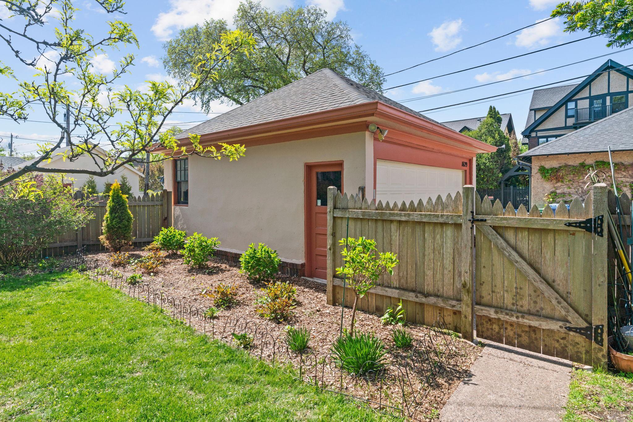 11-web-or-mls-1629 25th St-11.jpg