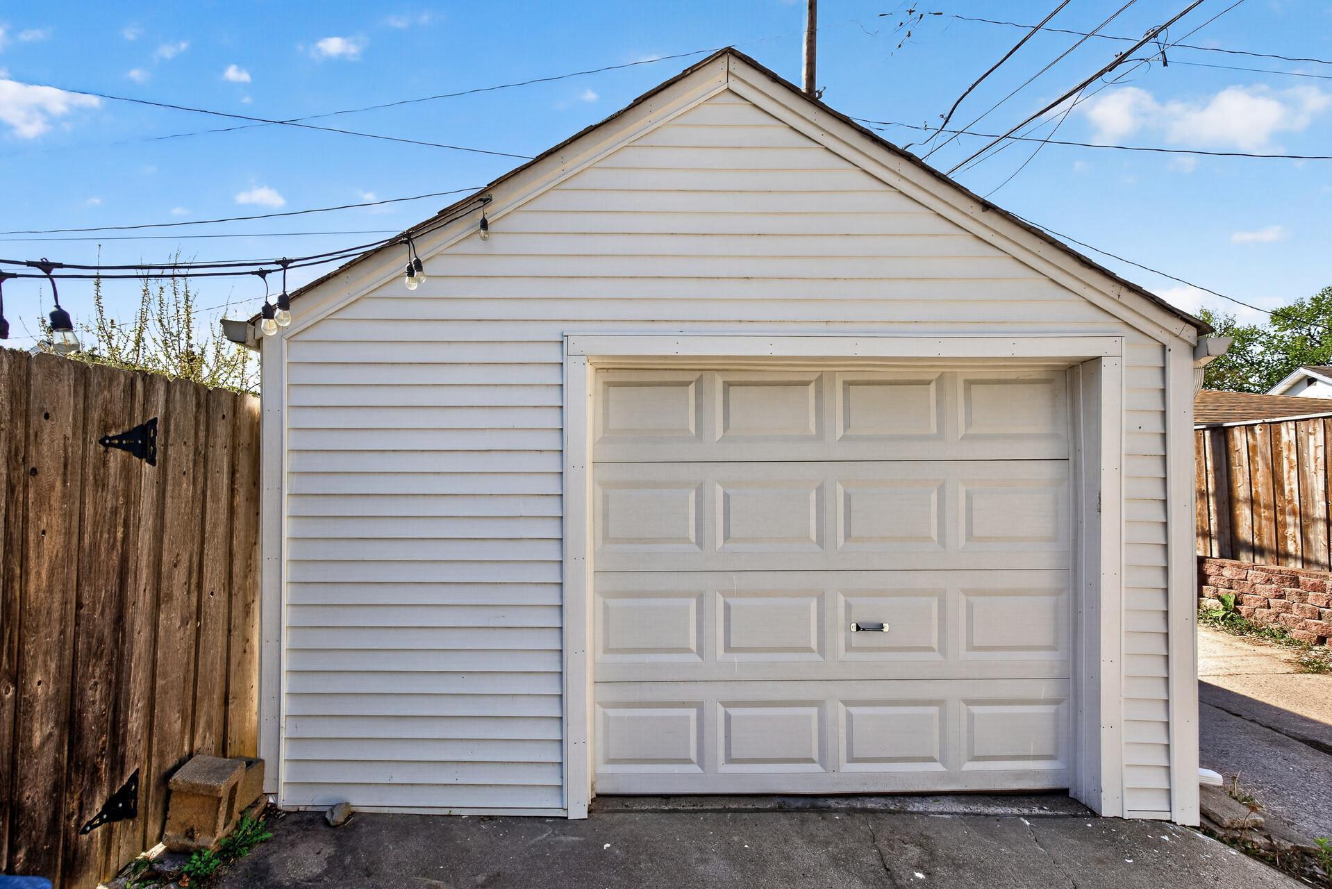 Detached XL 1 Car Garage