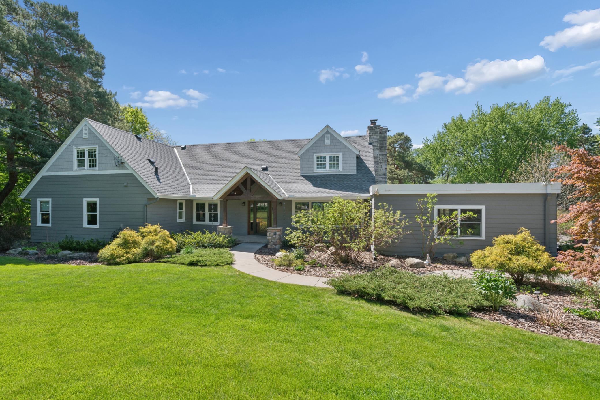Welcome Home to 784 Hilltop Court in Mendota Heights, Minnesota