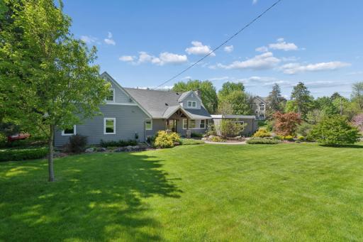 Welcome Home to 784 Hilltop Court in Mendota Heights, Minnesota