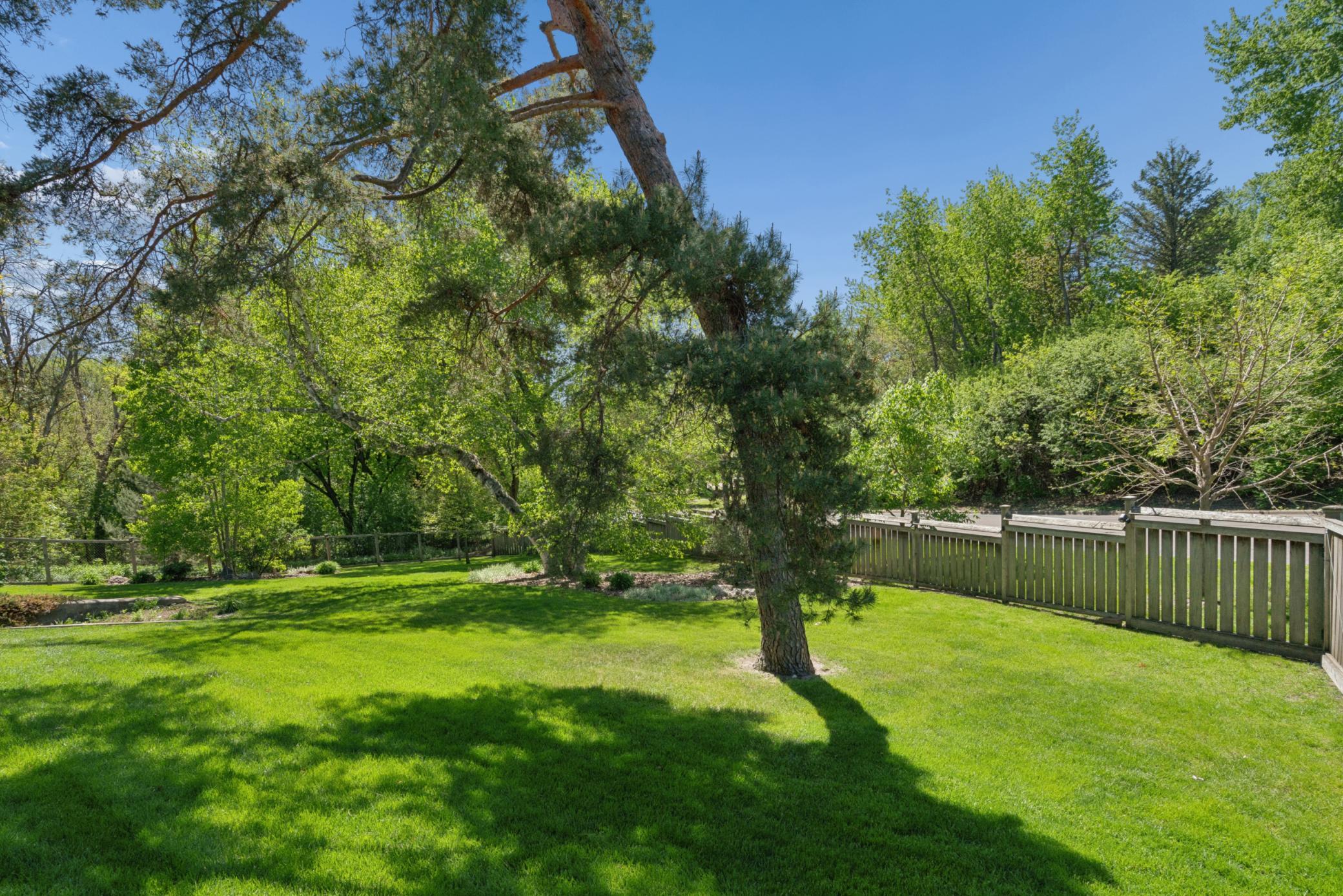 Welcome Home to 784 Hilltop Court in Mendota Heights, Minnesota