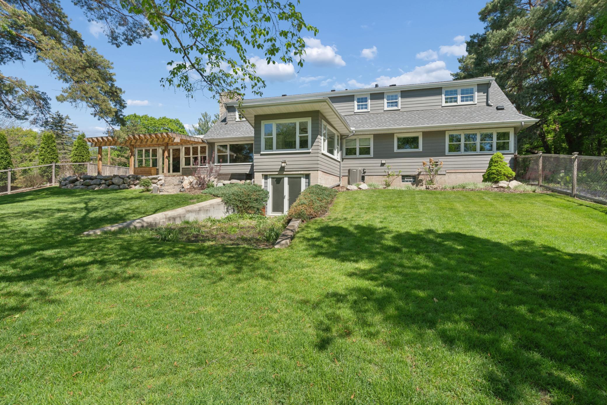 Welcome Home to 784 Hilltop Court in Mendota Heights, Minnesota