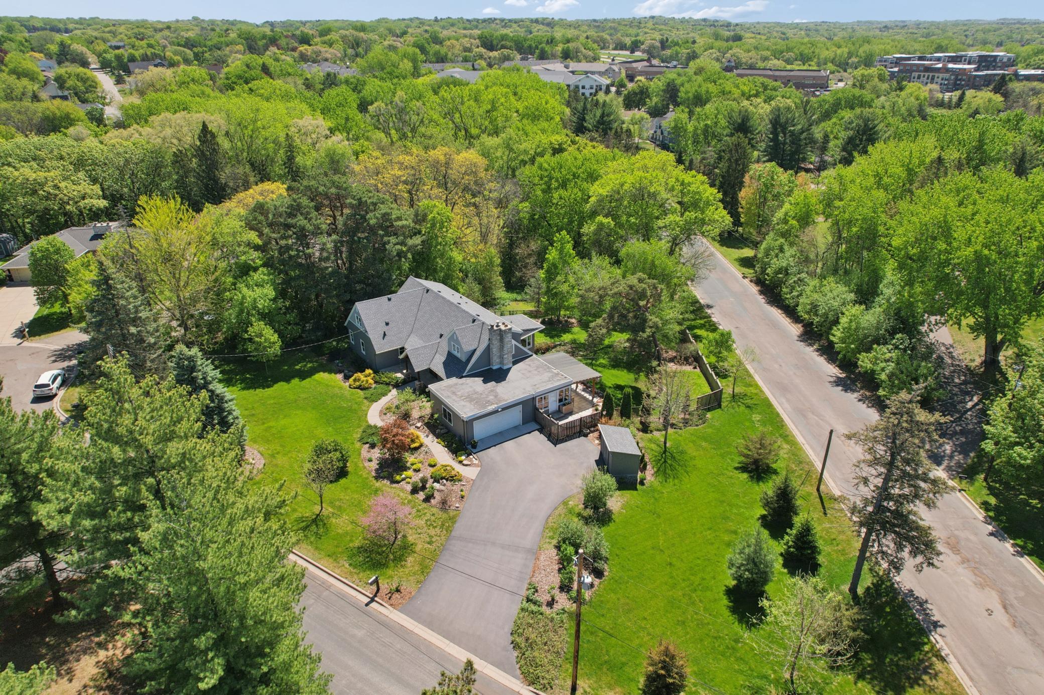Welcome Home to 784 Hilltop Court in Mendota Heights, Minnesota