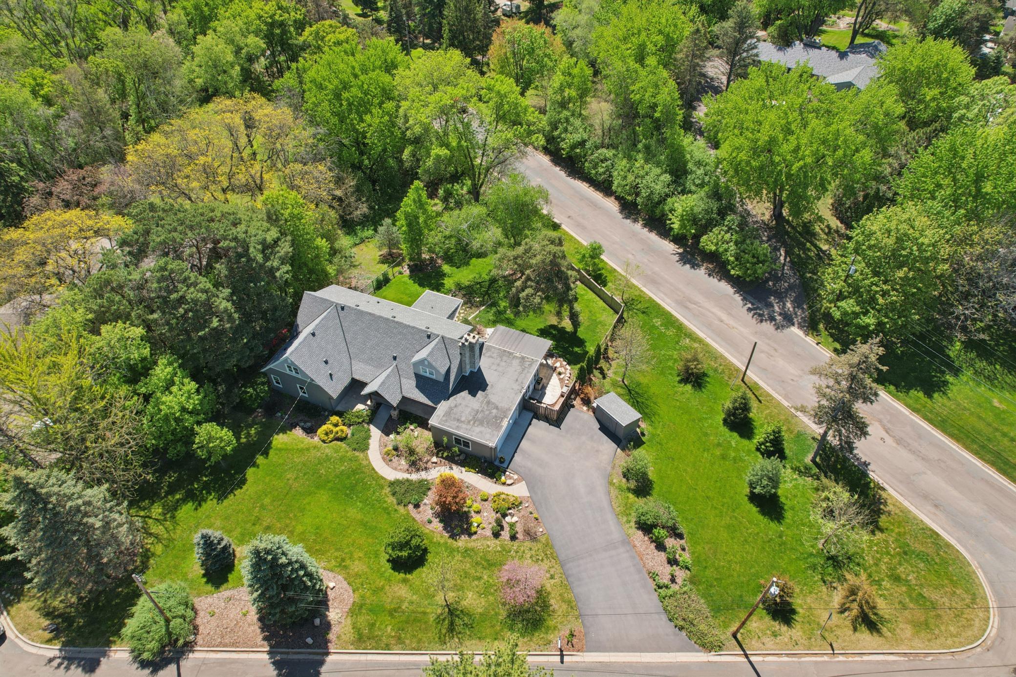 Welcome Home to 784 Hilltop Court in Mendota Heights, Minnesota