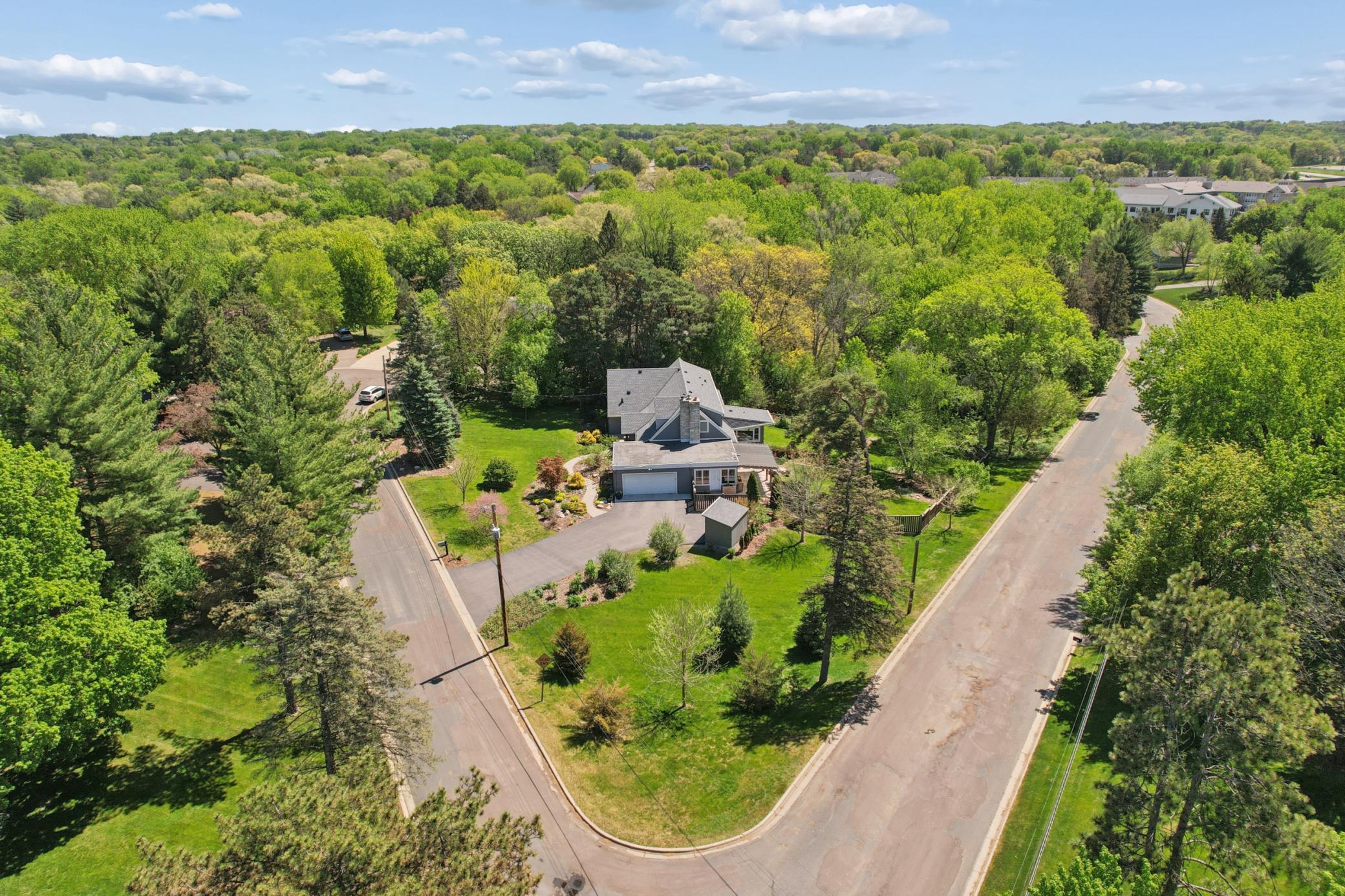 Welcome Home to 784 Hilltop Court in Mendota Heights, Minnesota