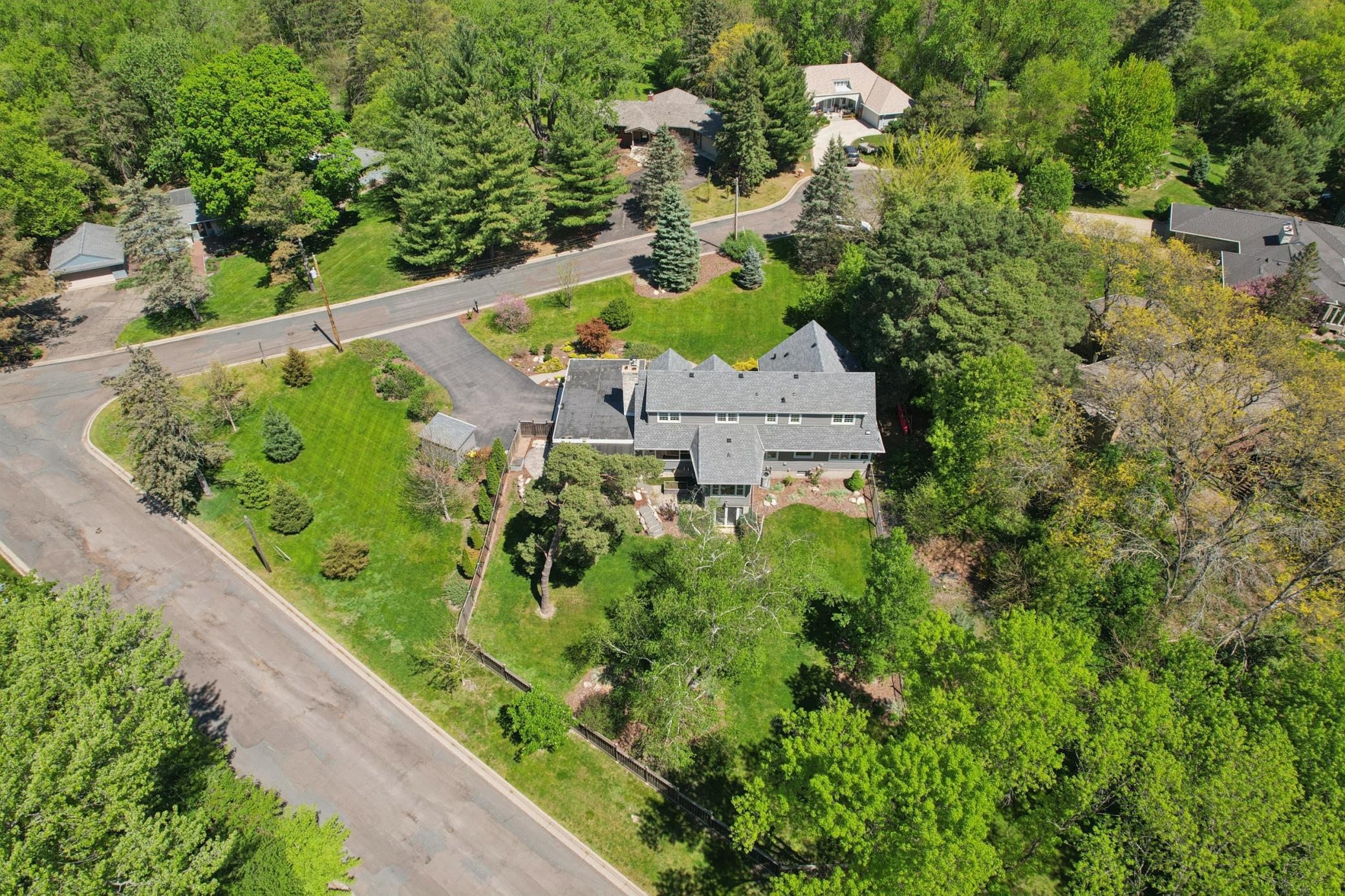 Welcome Home to 784 Hilltop Court in Mendota Heights, Minnesota