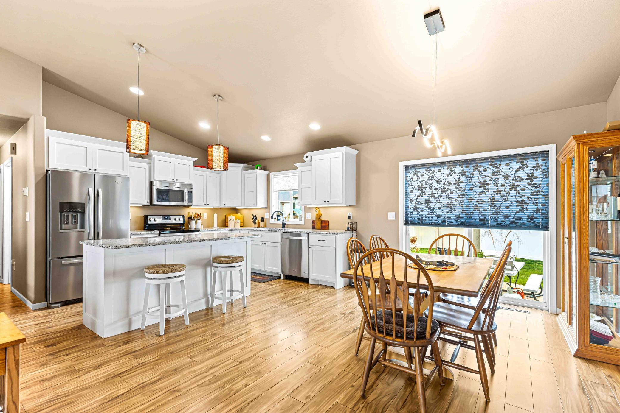 Kitchen / Dining