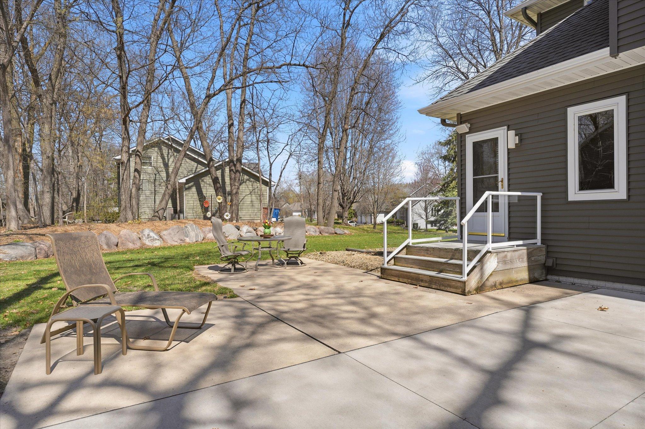 Enjoy relaxing summer BBQs and gatherings w/friends on your huge private patio