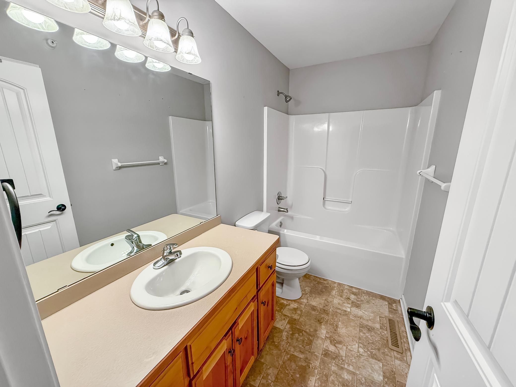 Upper Level Full Bath