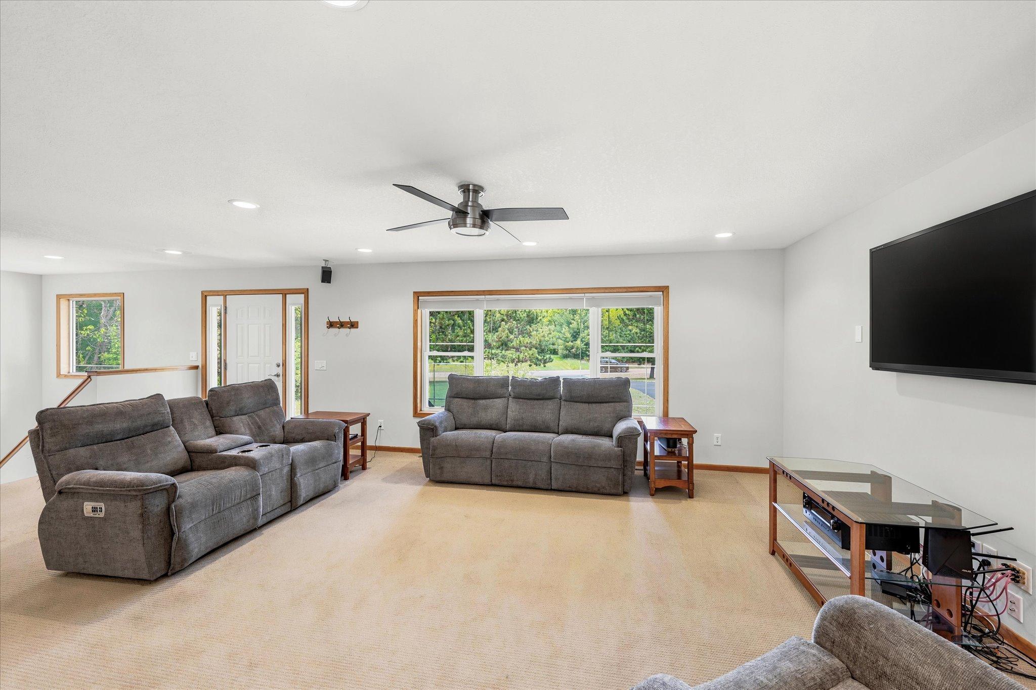11-18757 243rd Ave NW [3078706]- 011.jpg
