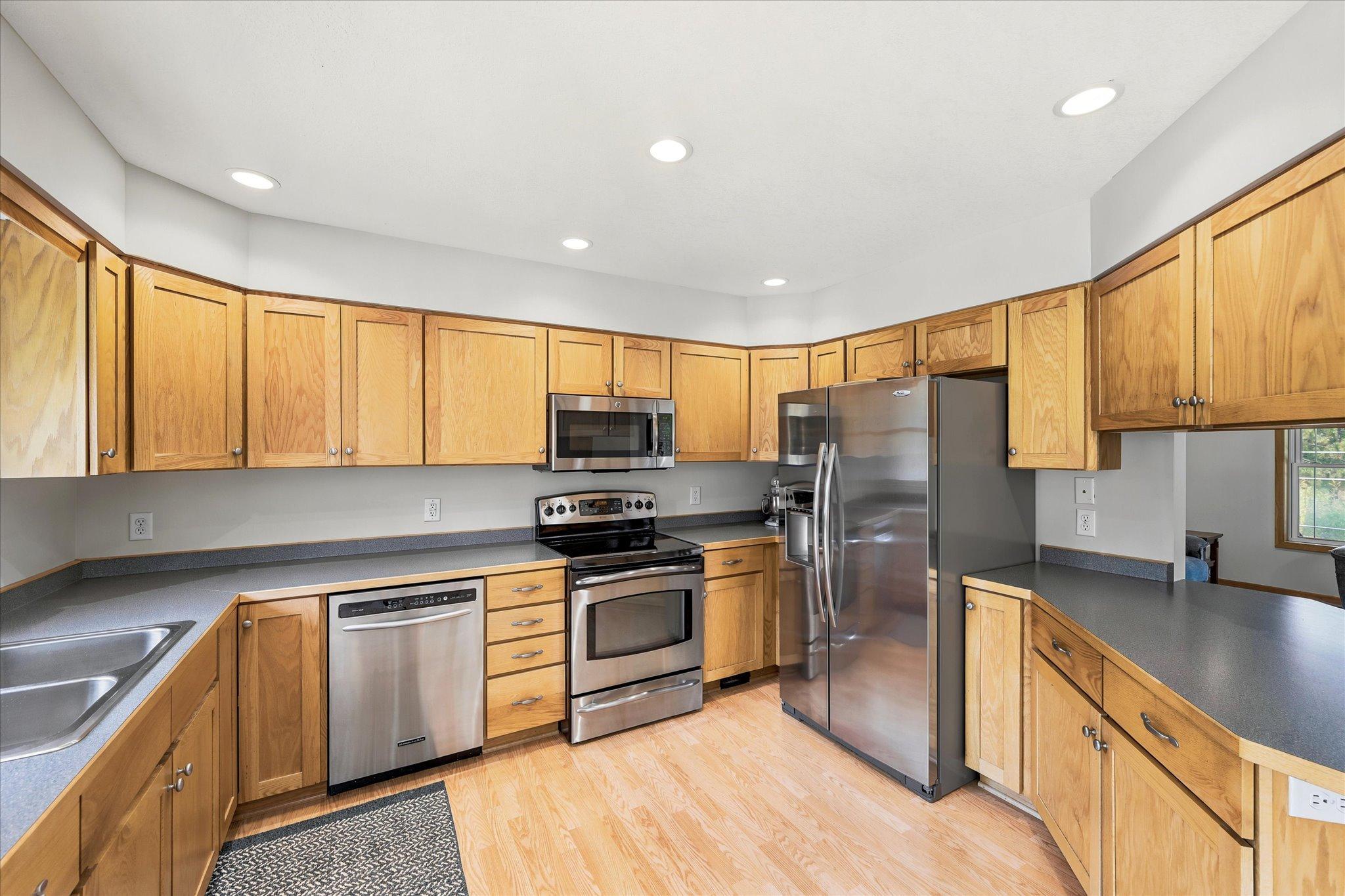 19-18757 243rd Ave NW [3078706]- 019.jpg
