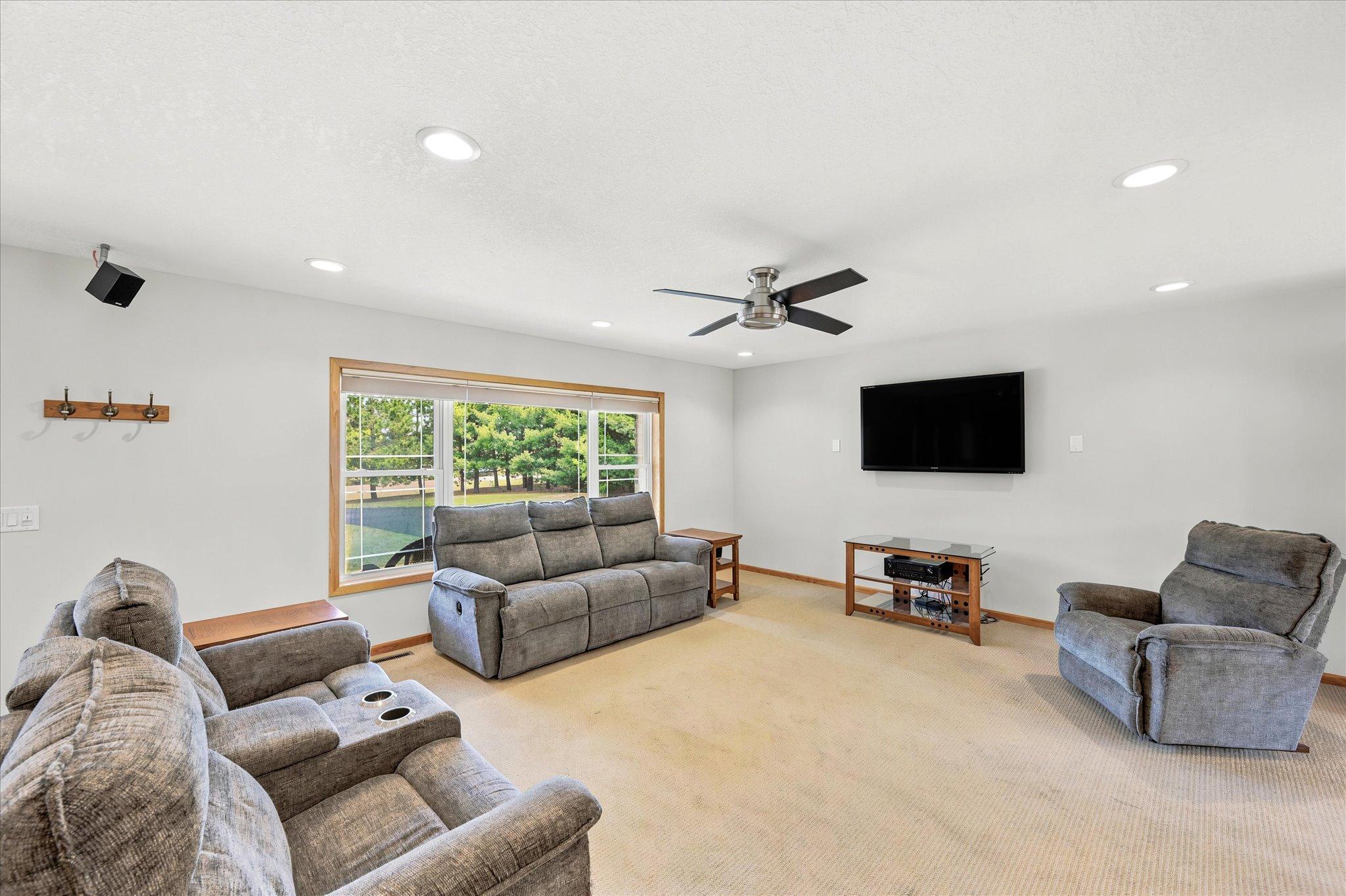 09-18757 243rd Ave NW [3078706]- 009.jpg