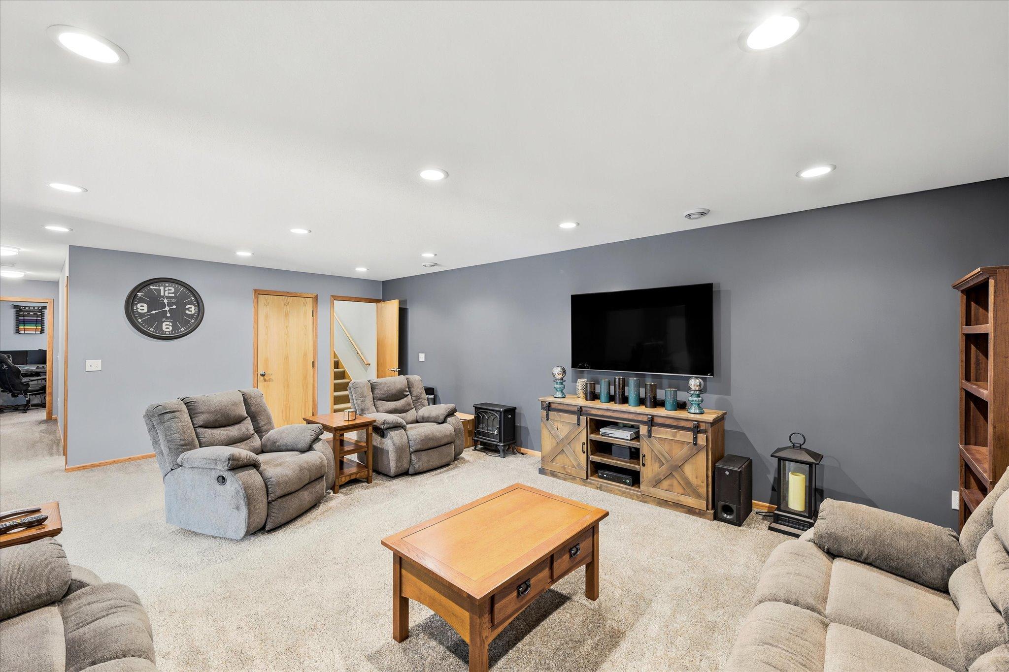 36-18757 243rd Ave NW [3078706]- 036.jpg