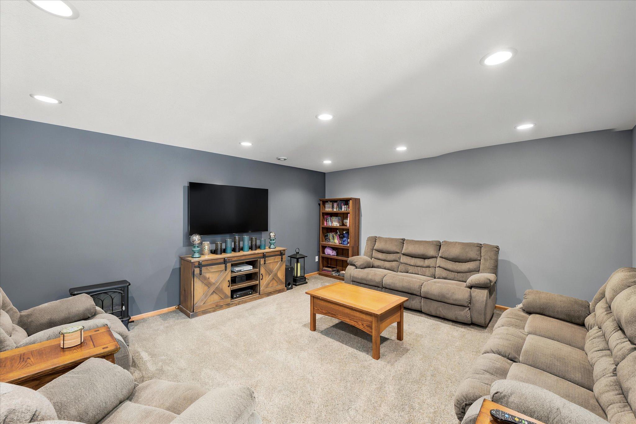 35-18757 243rd Ave NW [3078706]- 035.jpg