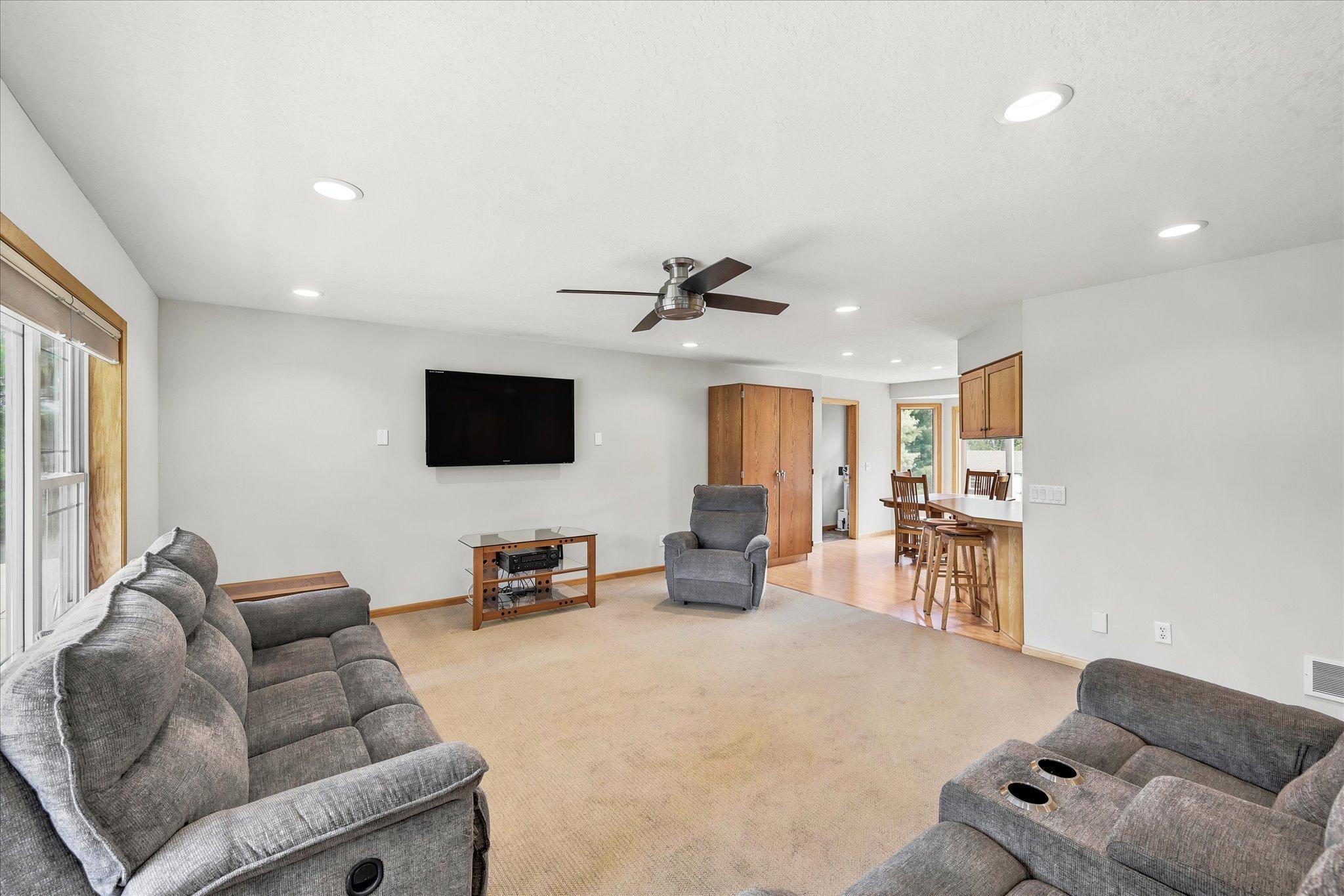 13-18757 243rd Ave NW [3078706]- 013.jpg