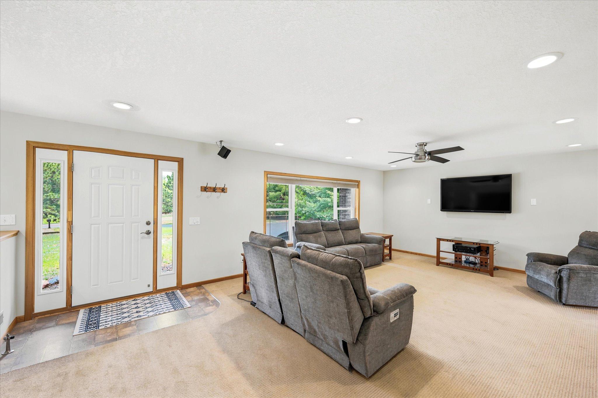 08-18757 243rd Ave NW [3078706]- 008.jpg