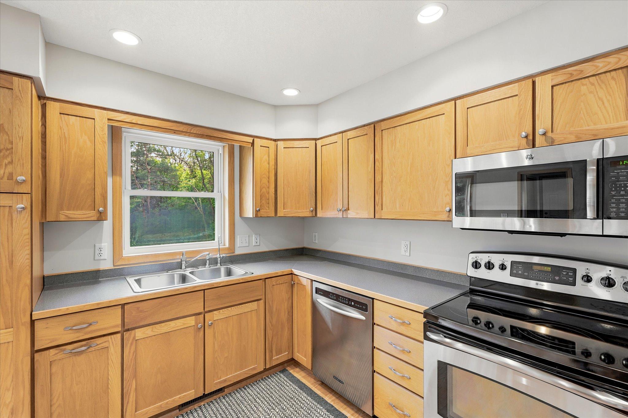 21-18757 243rd Ave NW [3078706]- 021.jpg