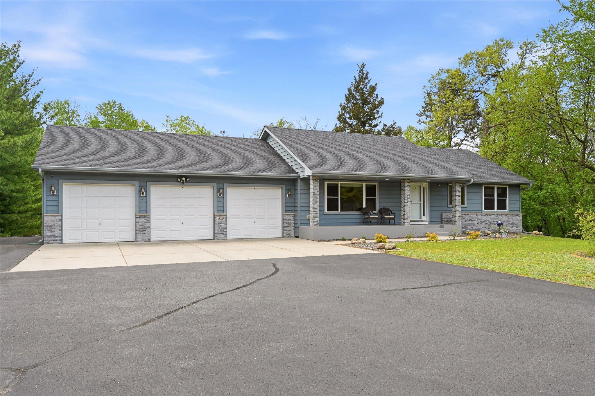 02-18757 243rd Ave NW [3078706]- 002.jpg