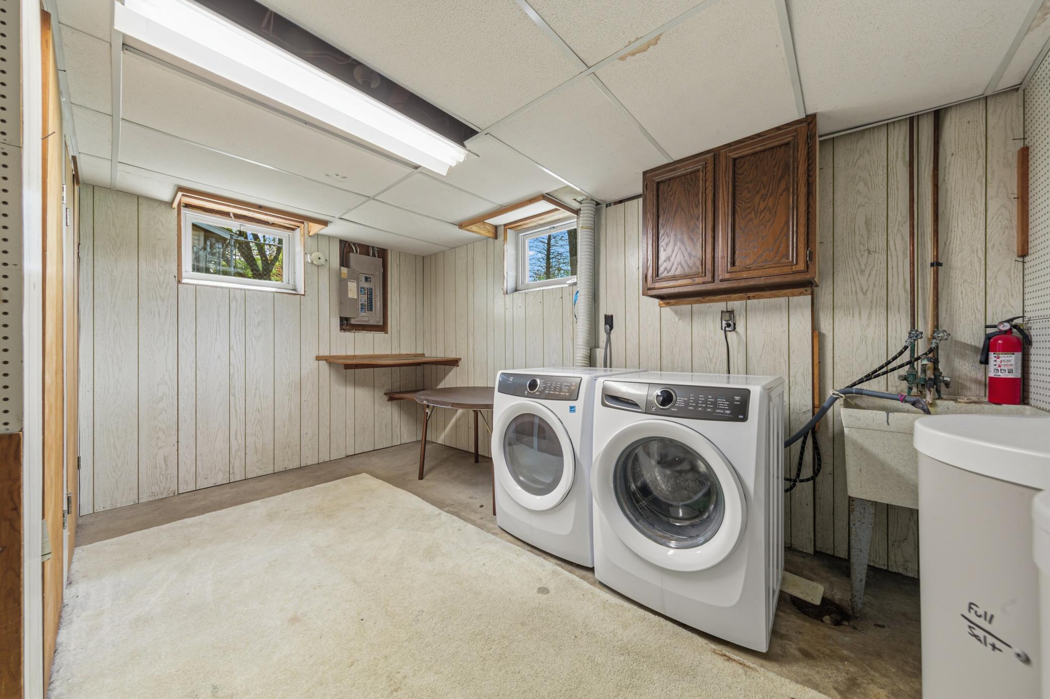 35 laundry_lower.jpg