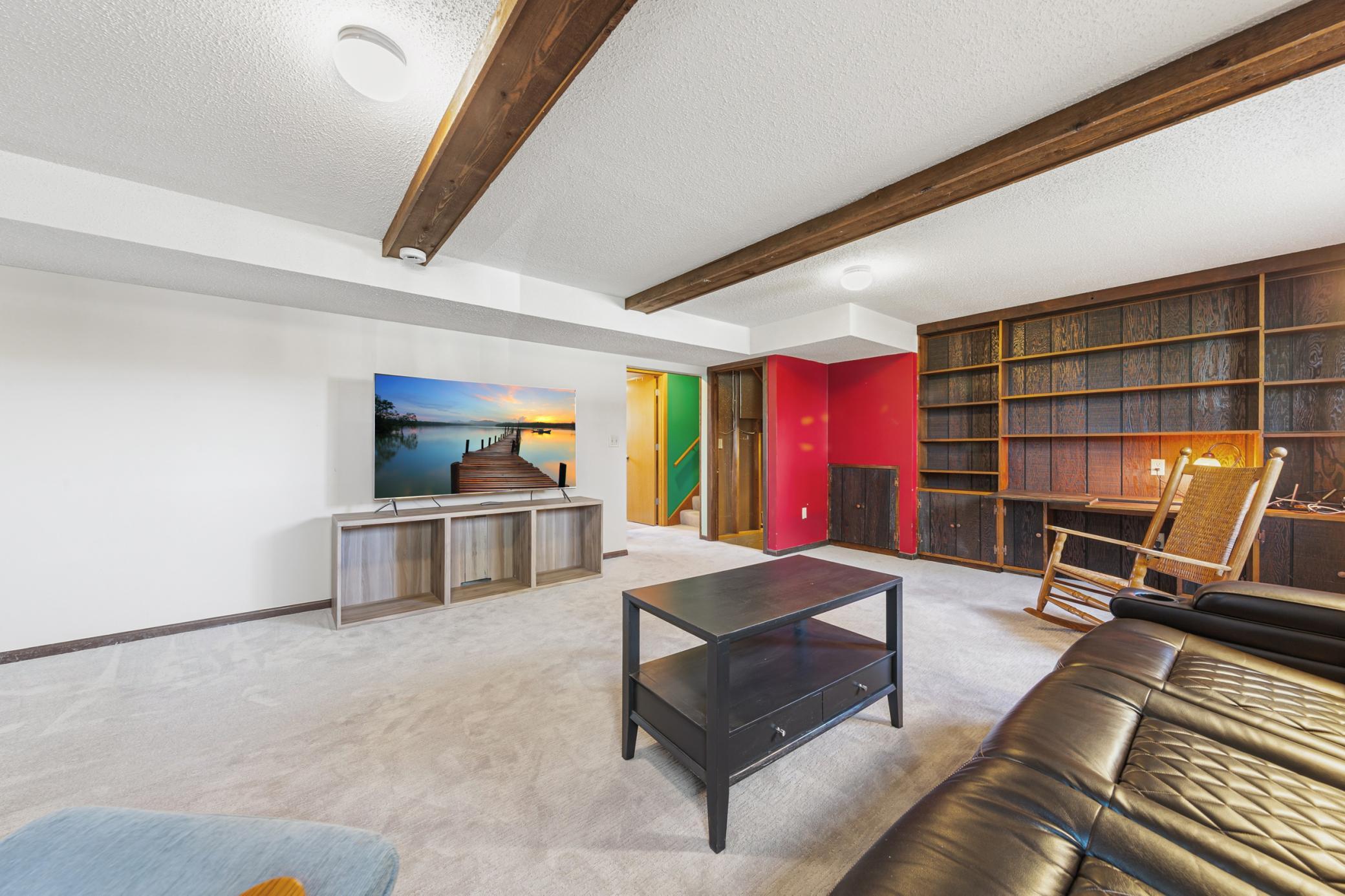 33 family room_lower.jpg