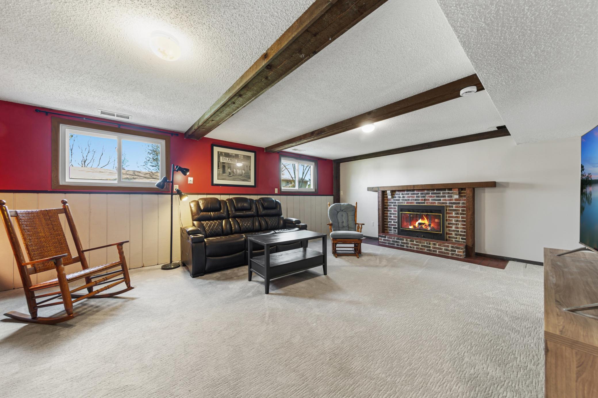 31 family room_lower.jpg