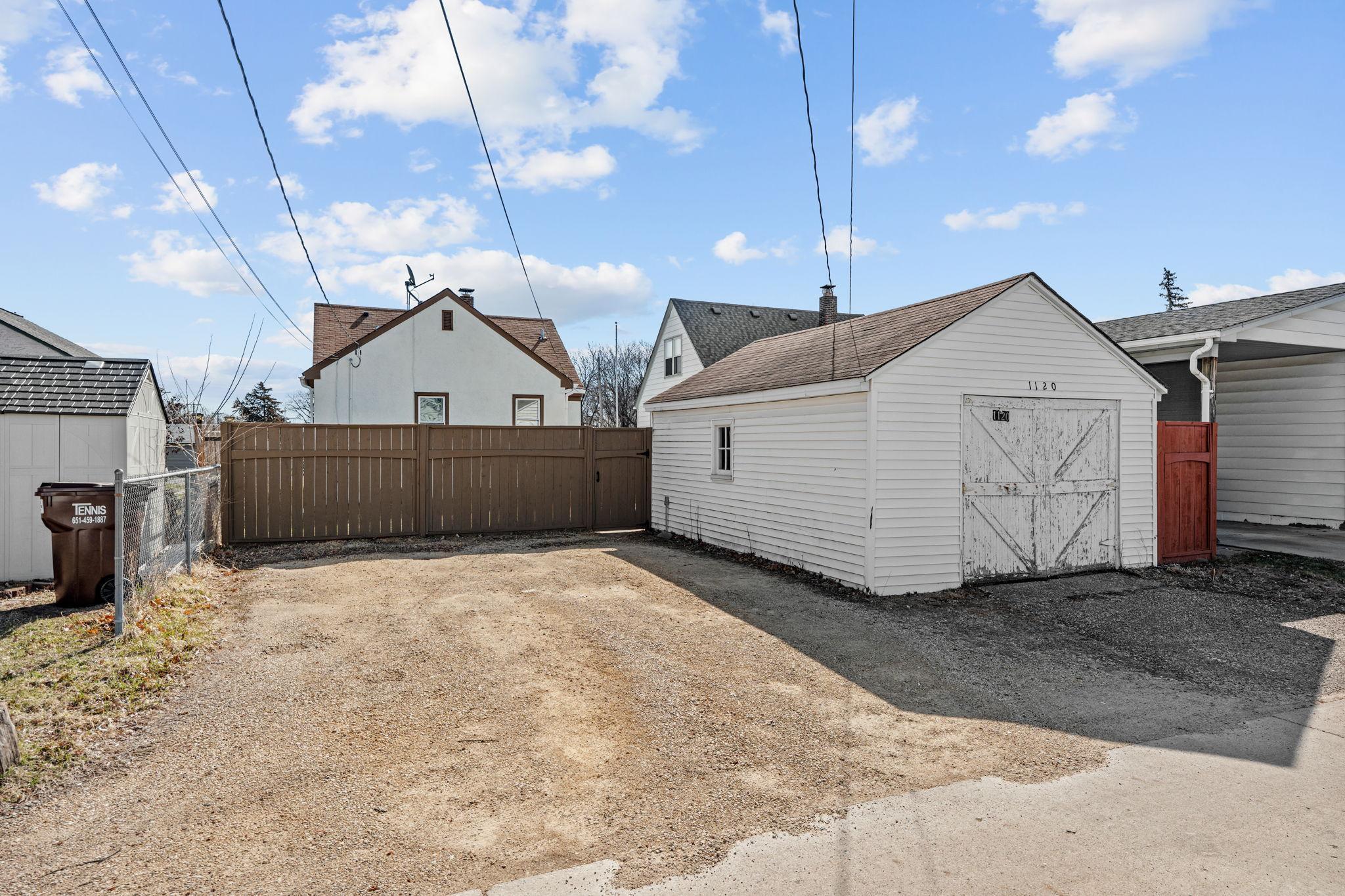 6-web-or-mls-1120 5th Ave S-6.jpg