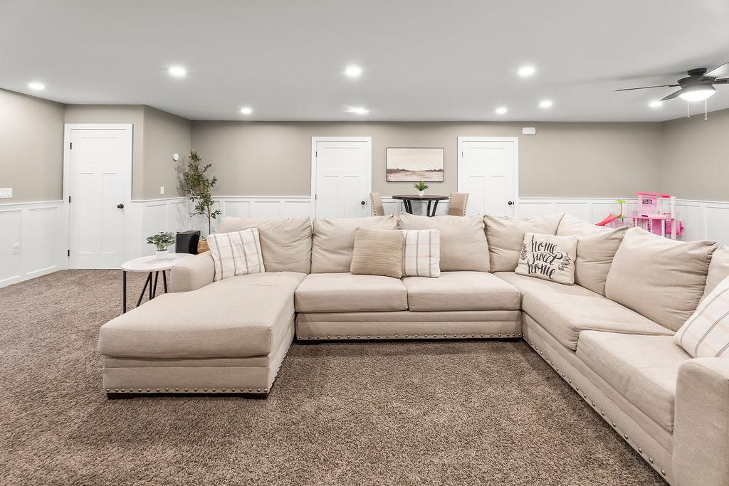 Great room to spread out & customize for your needs!