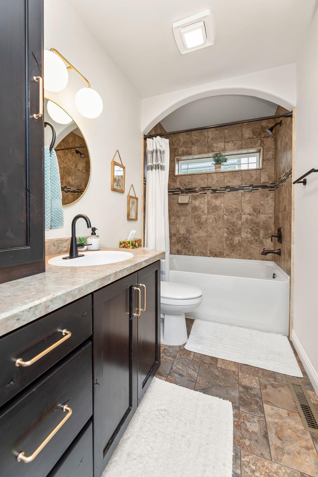 Main floor Full Bathroom