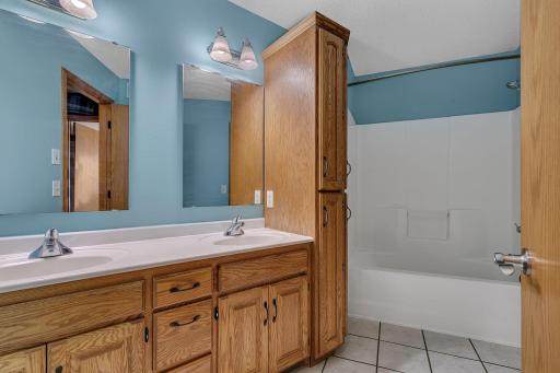 1002 Brook Court, Sauk Rapids, MN 56379