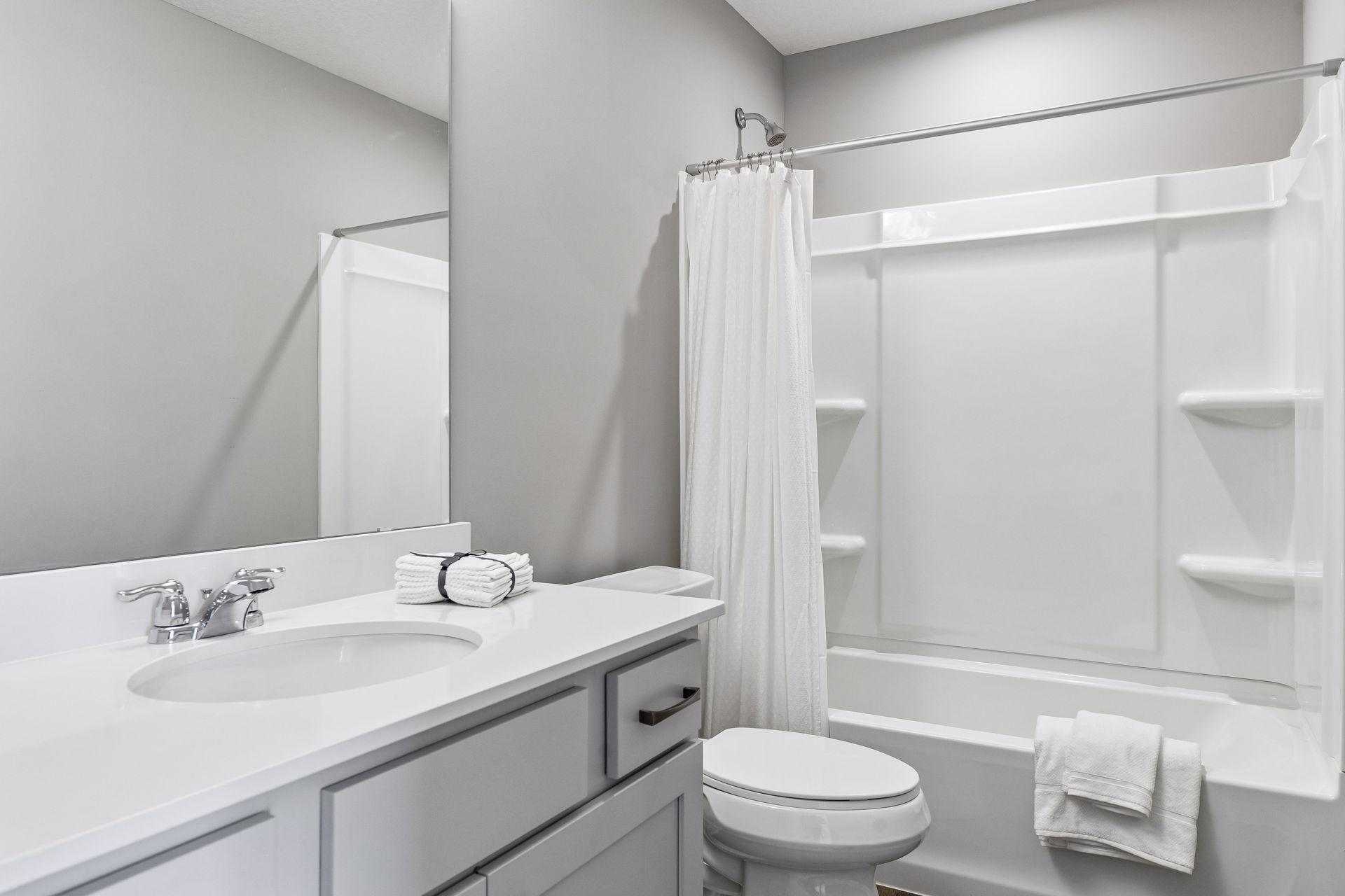 Full bathroom in ensuite of secondary bedroom