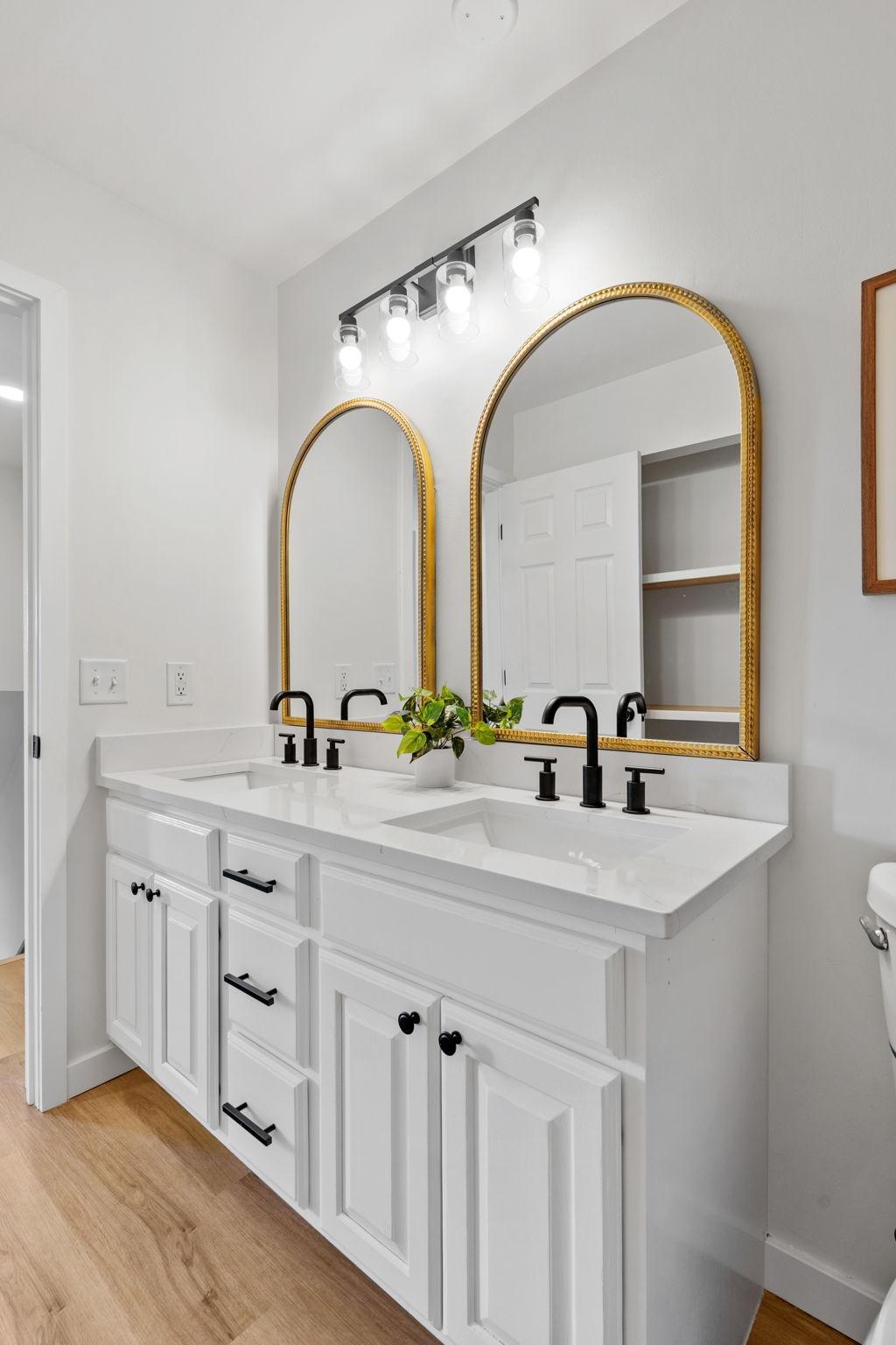 36-web-or-mls-9307 73rd St S-36.jpg