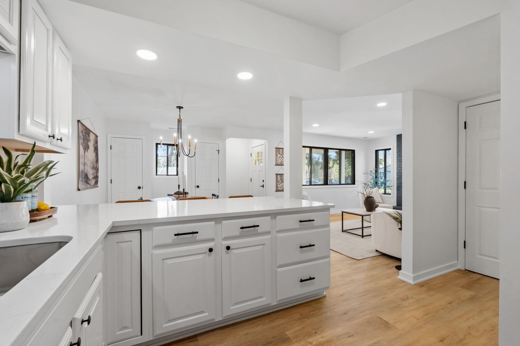 23-web-or-mls-9307 73rd St S-23.jpg