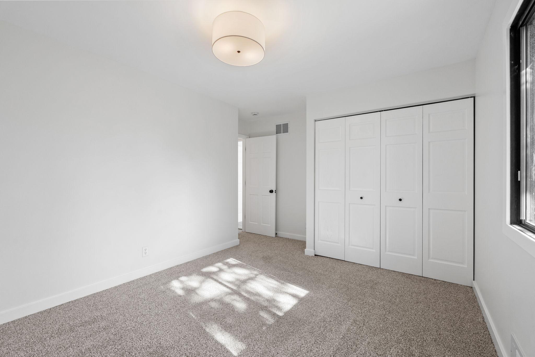 30-web-or-mls-9307 73rd St S-30.jpg