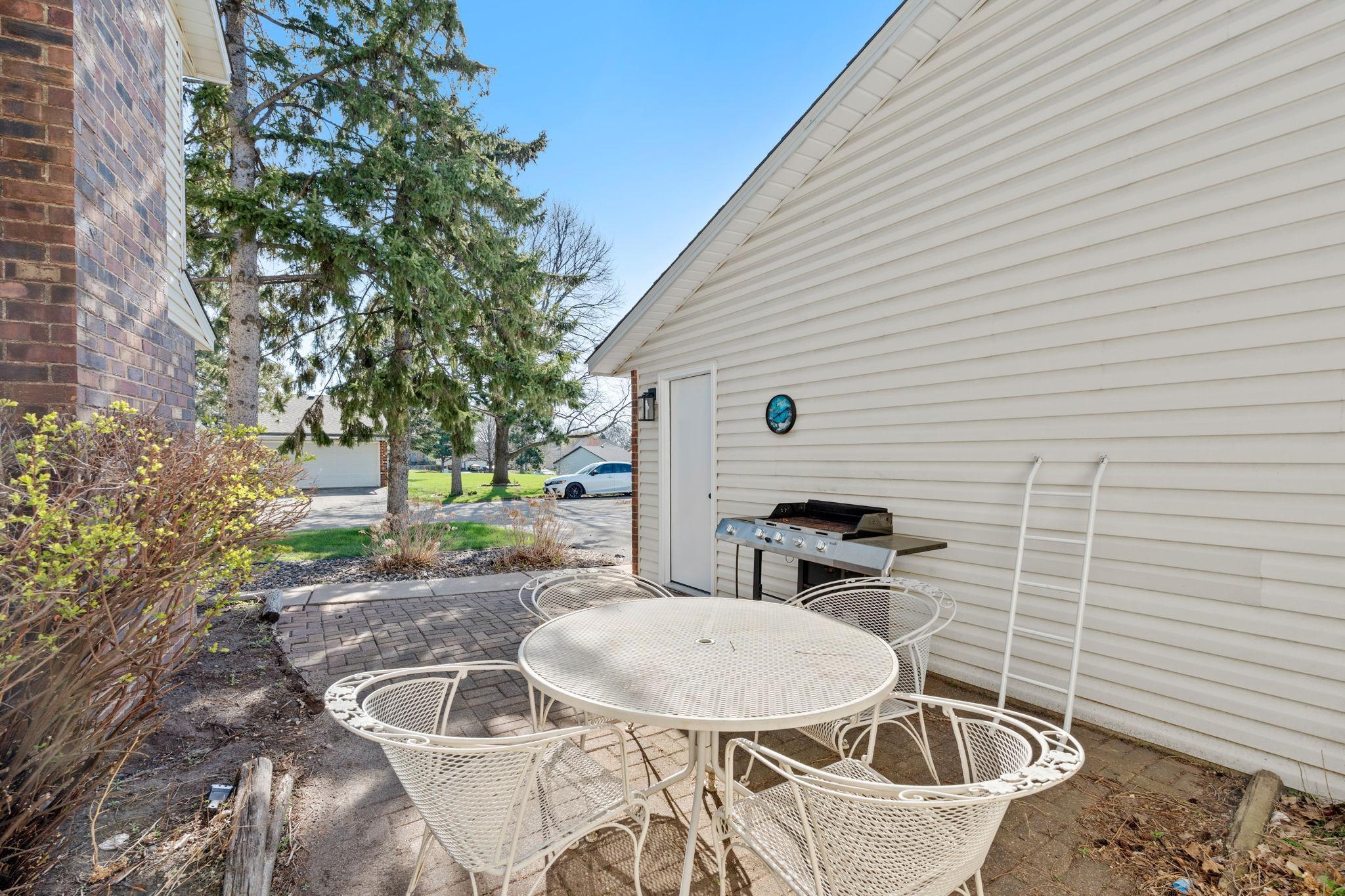 6-web-or-mls-9307 73rd St S-6.jpg