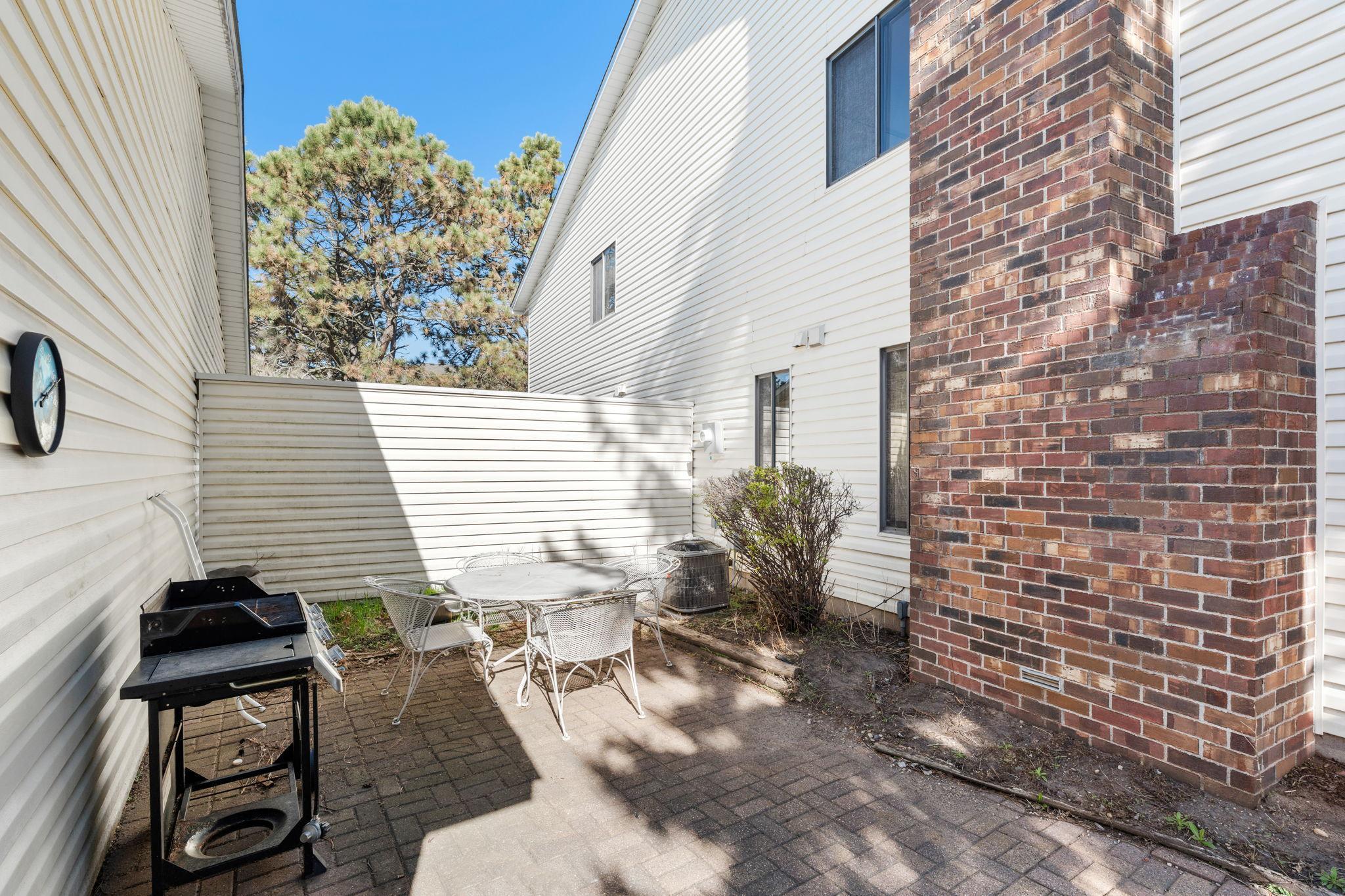 5-web-or-mls-9307 73rd St S-5.jpg