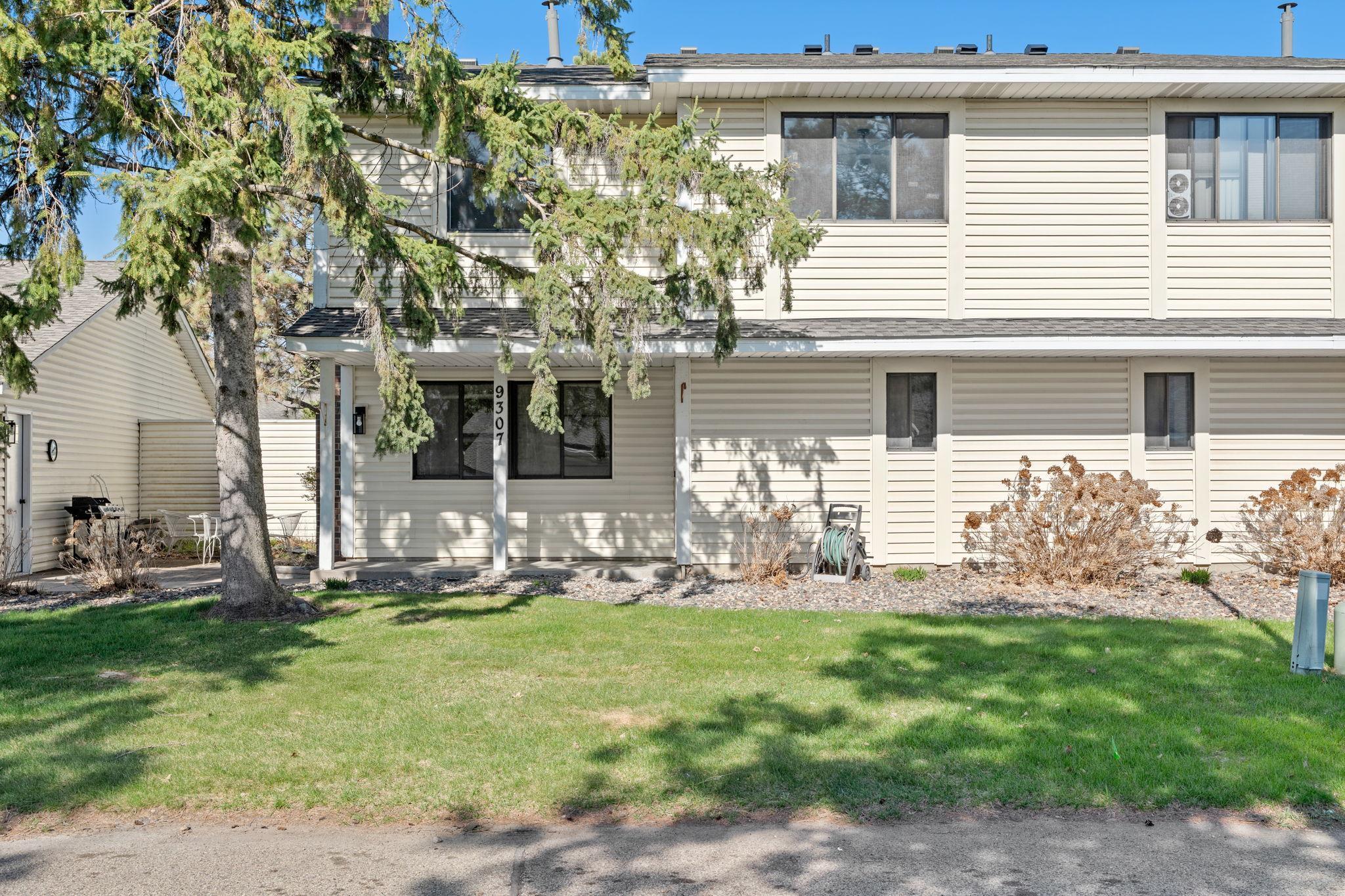 1-web-or-mls-9307 73rd St S-1.jpg