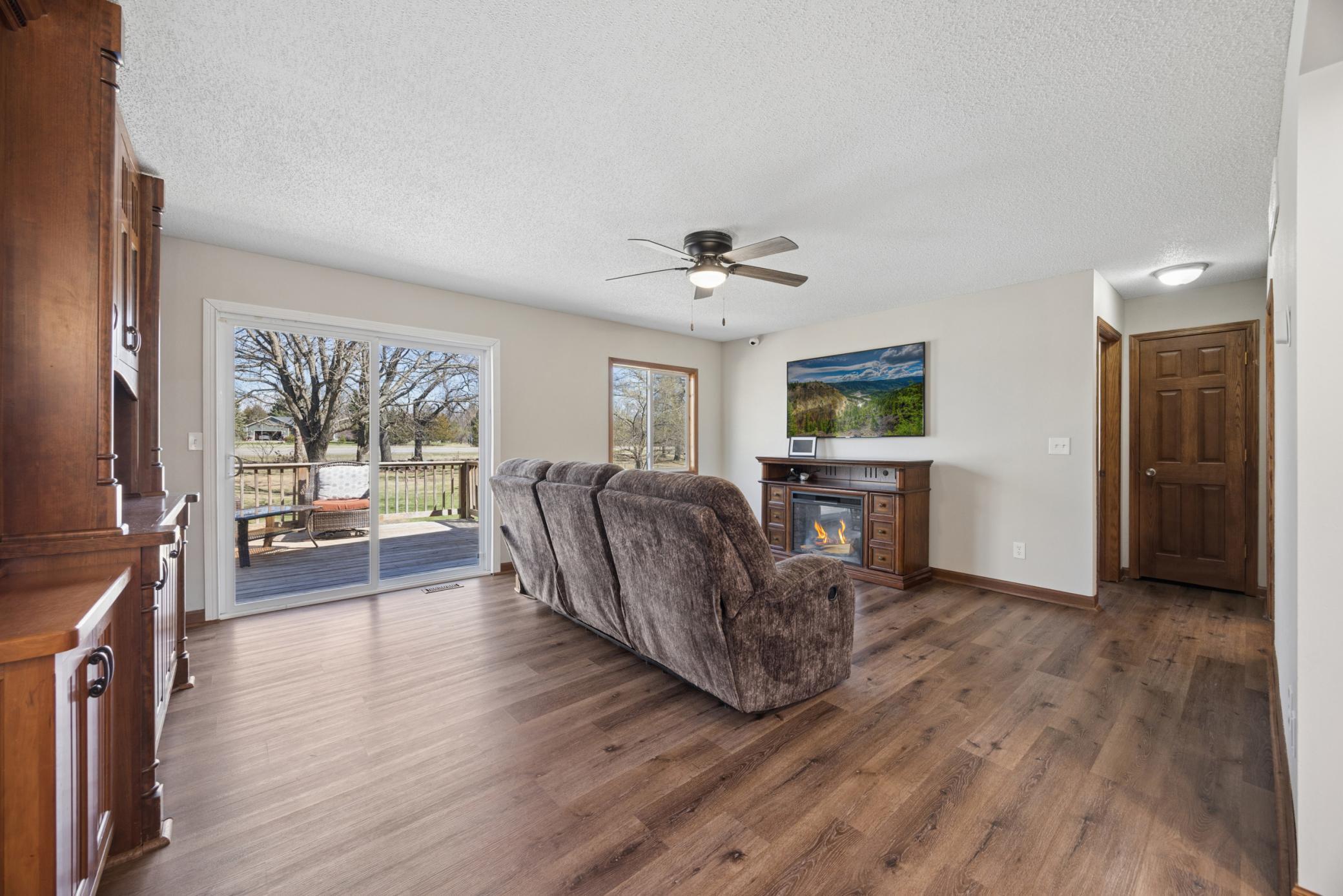 Beautiful large windows let the sunlight shine in! The deck is just out the slider door too.. this makes a perfect spot to grill!