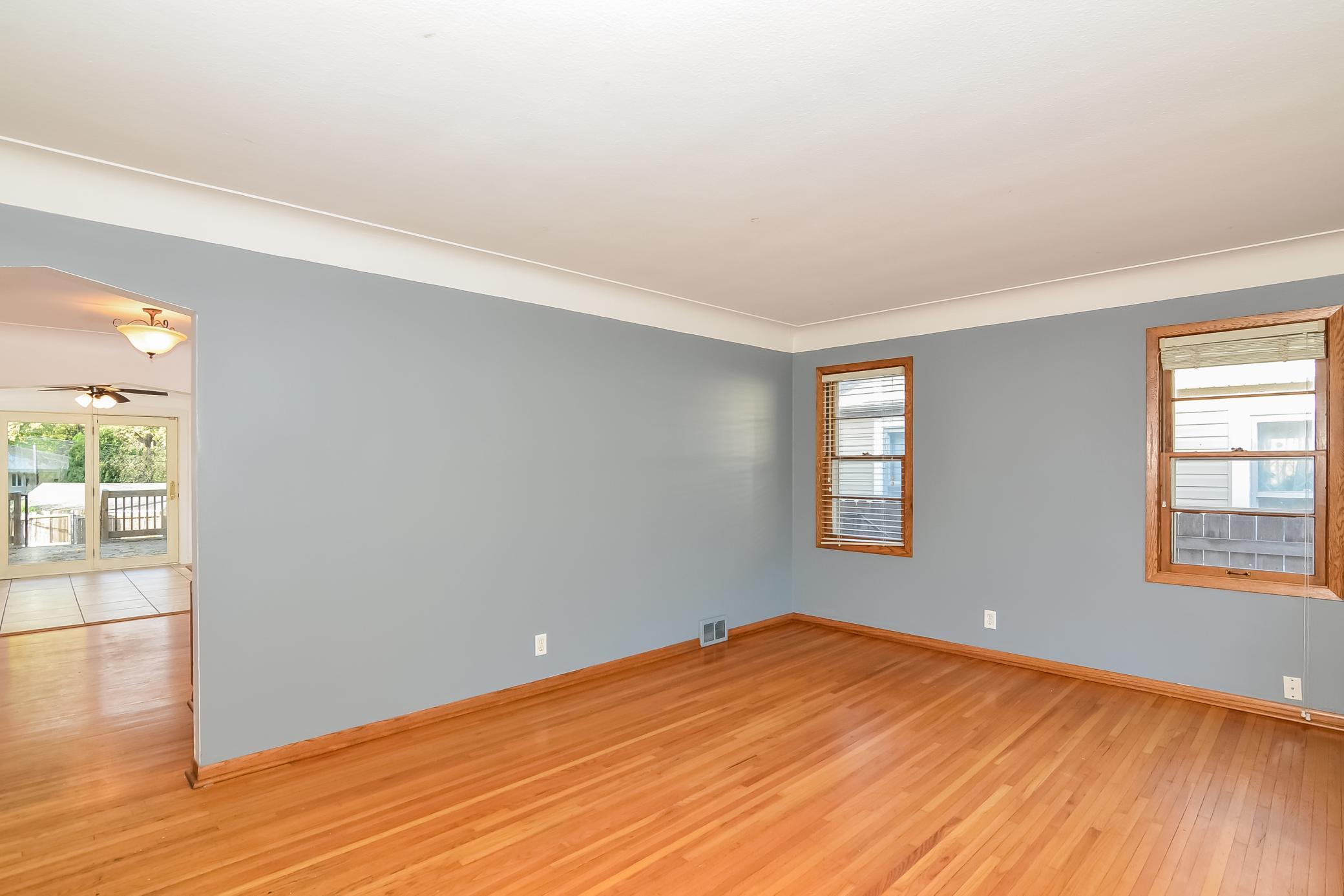 Living Room-14861348.jpg