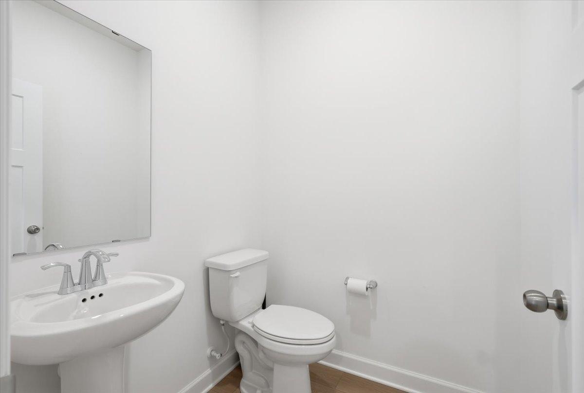 25-Bathroom 2.jpg