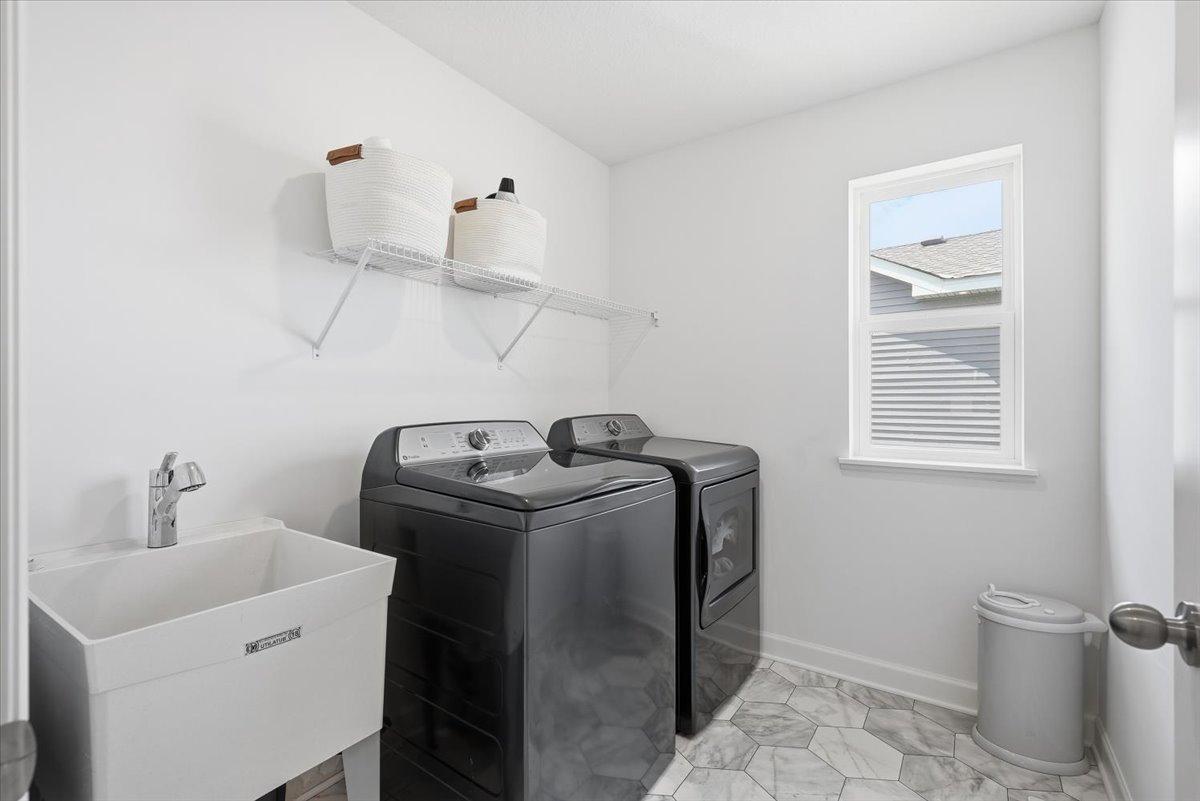 28-Laundry Area.jpg