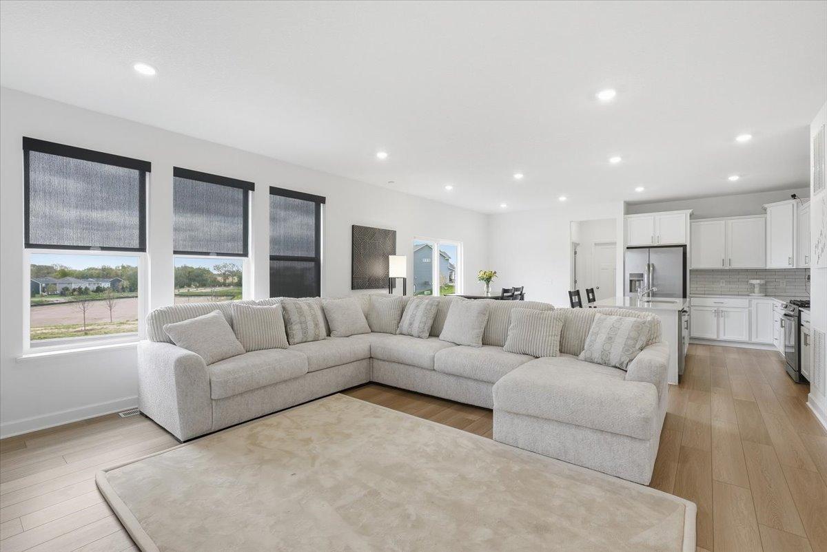 07-Living Room.jpg