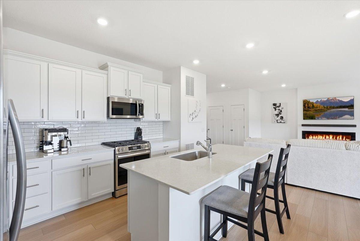 09-Kitchen.jpg