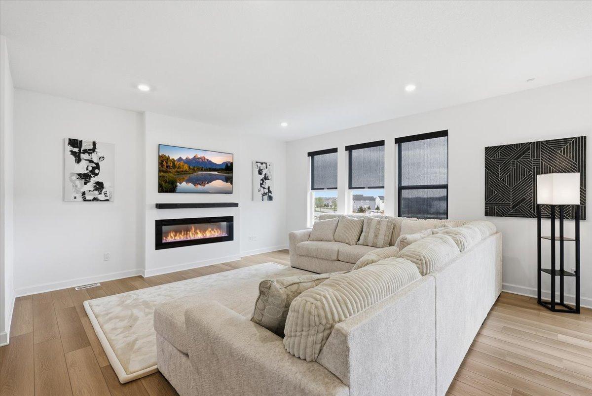 04-Living Room.jpg