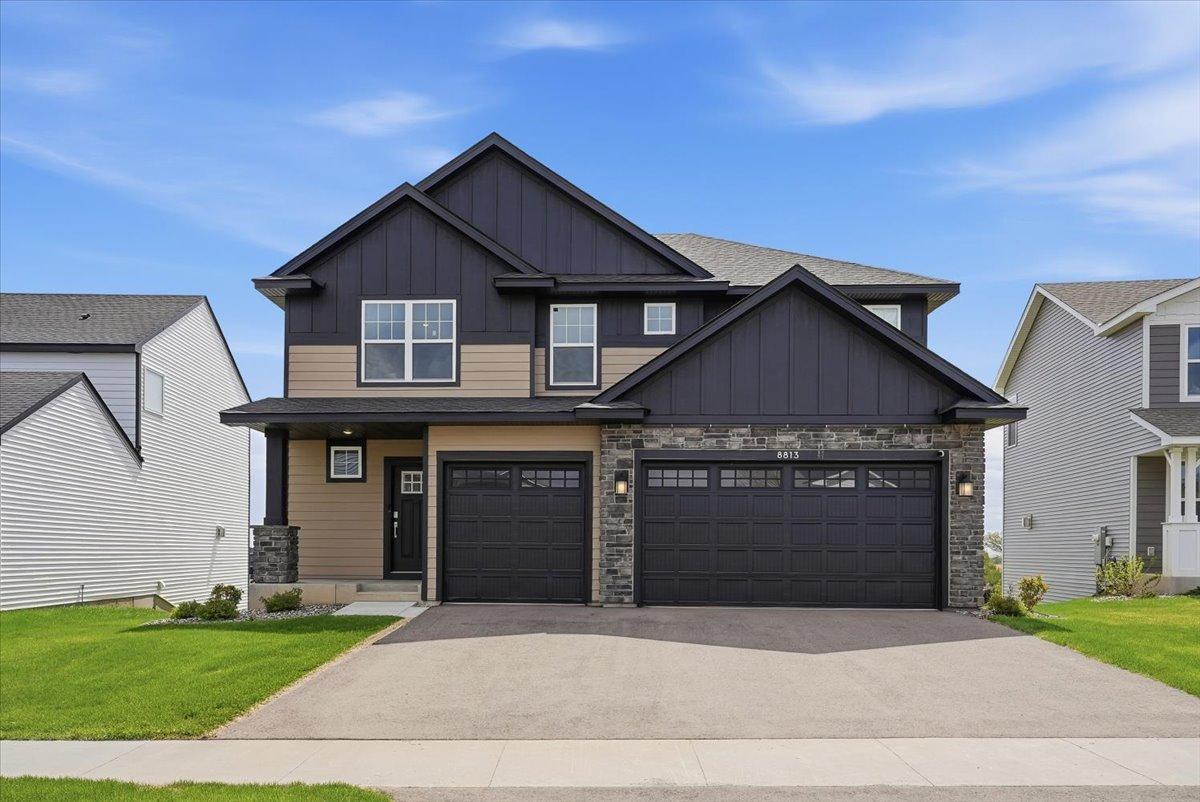 02-Front of Home.jpg