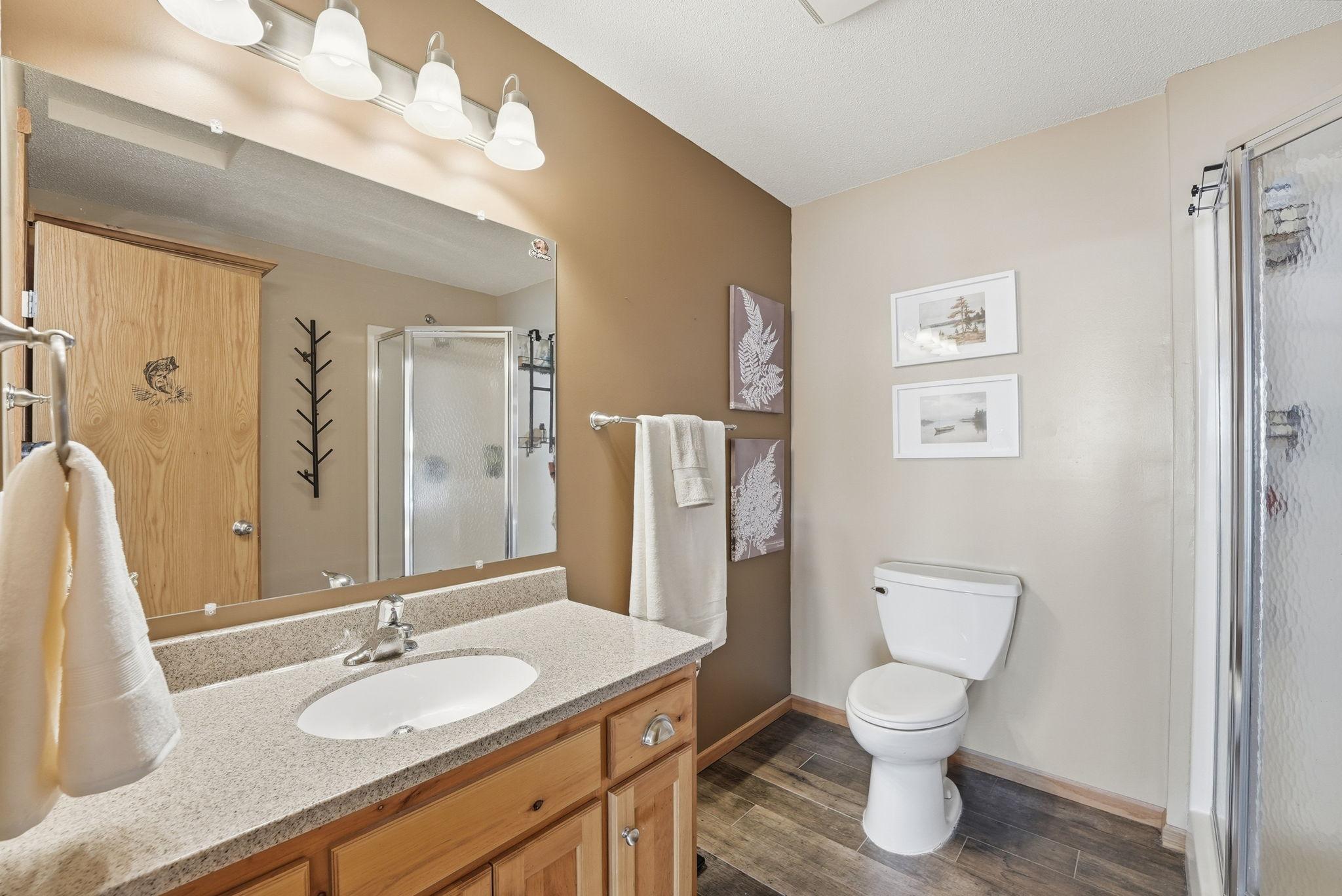 Upper level 3/4 bath