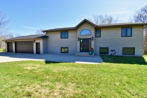5123 Green Meadow Road SE Osakis, MN 56360 Come on it, enter through the large foyer and retreat to the lake views.