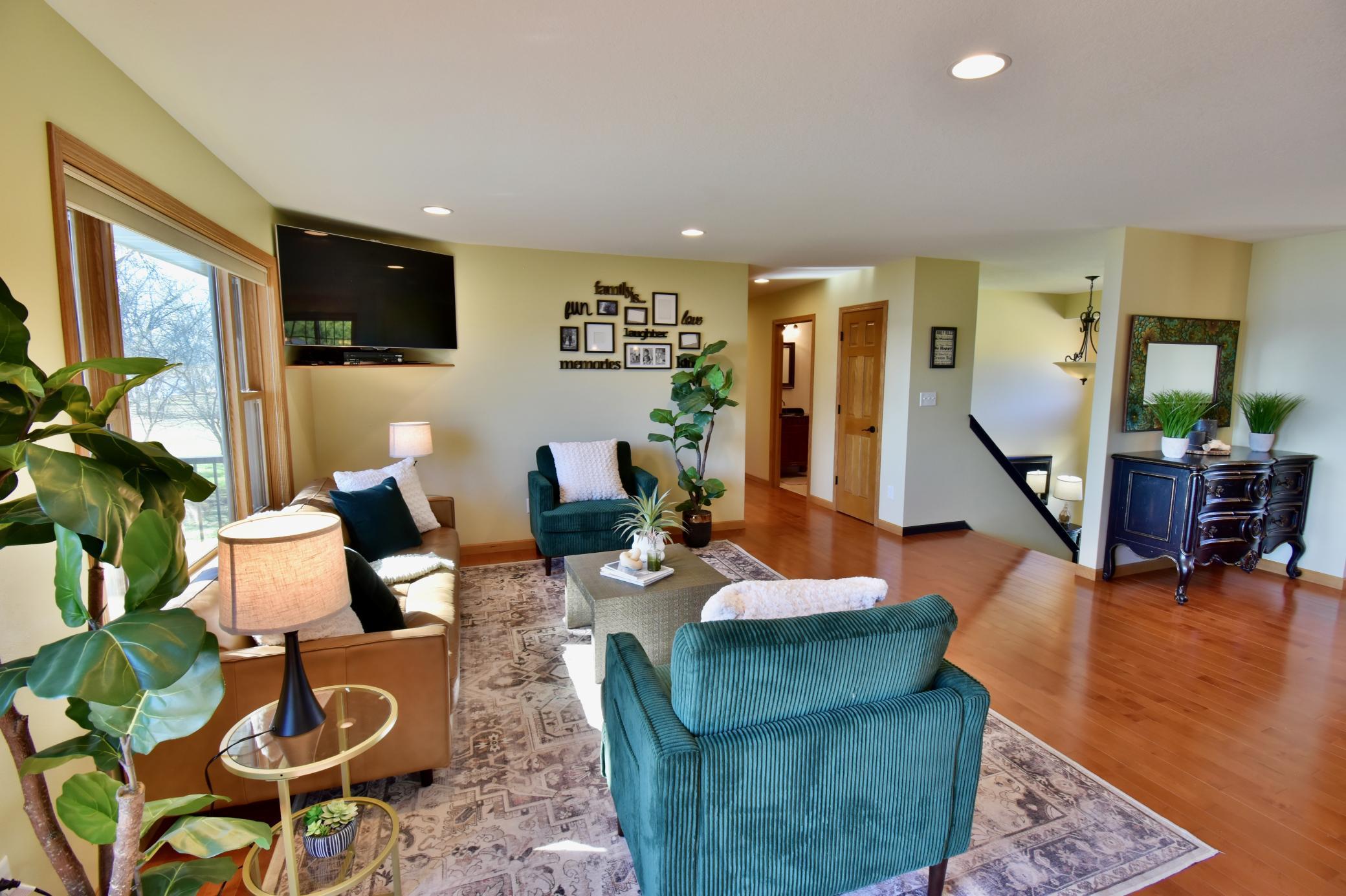 5123 Green Meadow Road SE Osakis, MN 56360 Open concept with attention to details featuring 6 panel doors, big windows and beautiful hardwood floors.